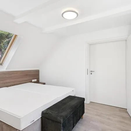 3 Bedroom Amazing In * Altenkirchen (Mecklenburg-Vorpommern)
