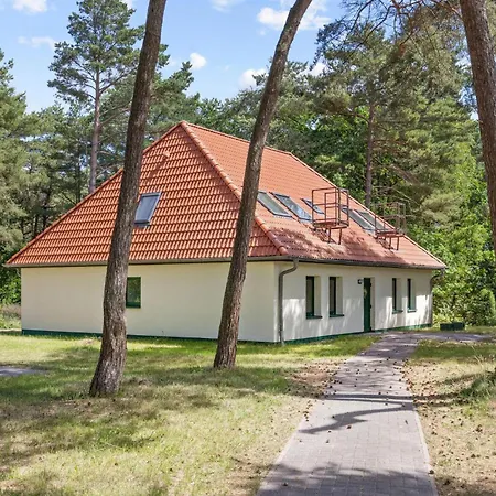 3 Bedroom Amazing In Appartement Altenkirchen (Mecklenburg-Vorpommern)